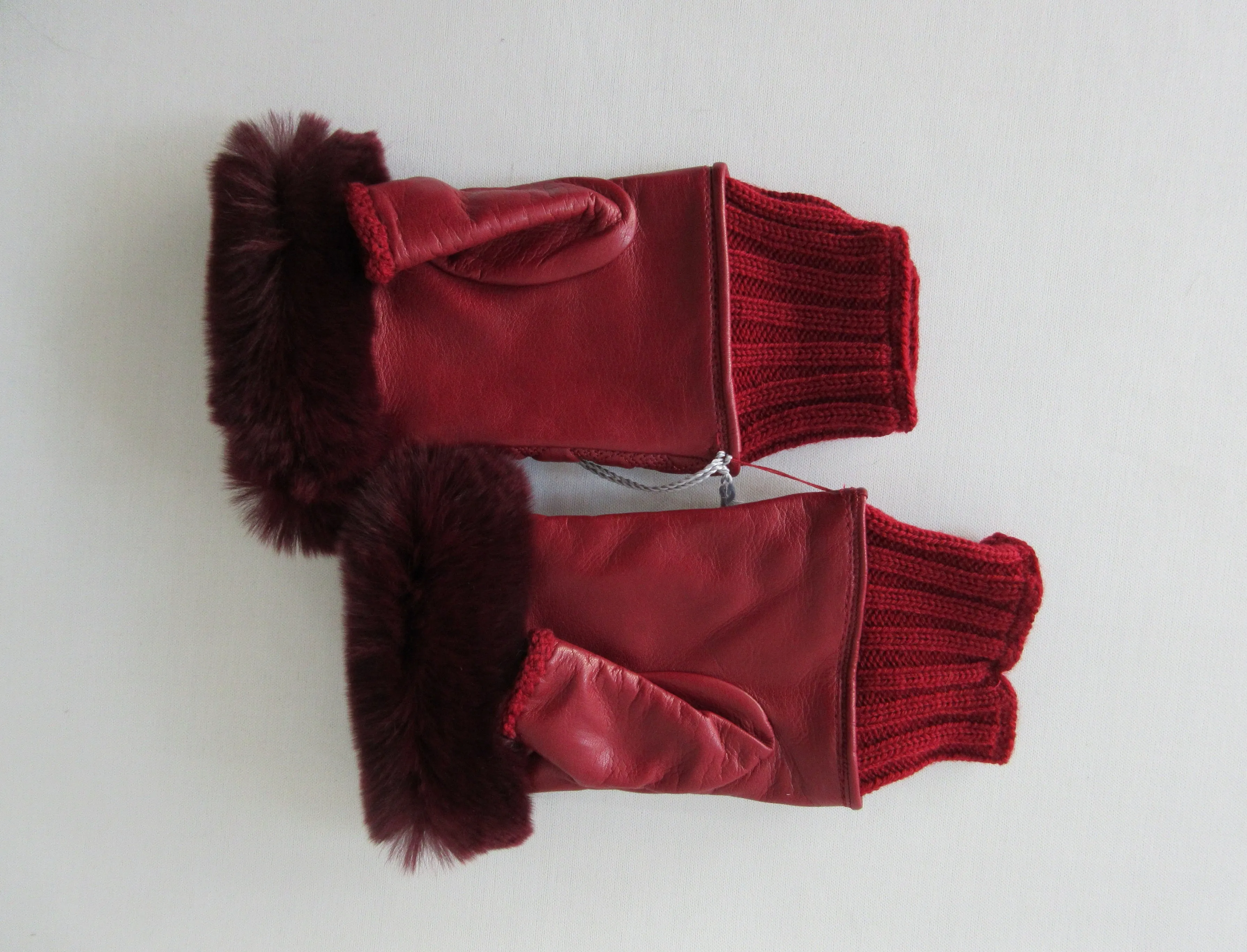 20G06 -Gala Gloves Couture Red Fingerless Gloves