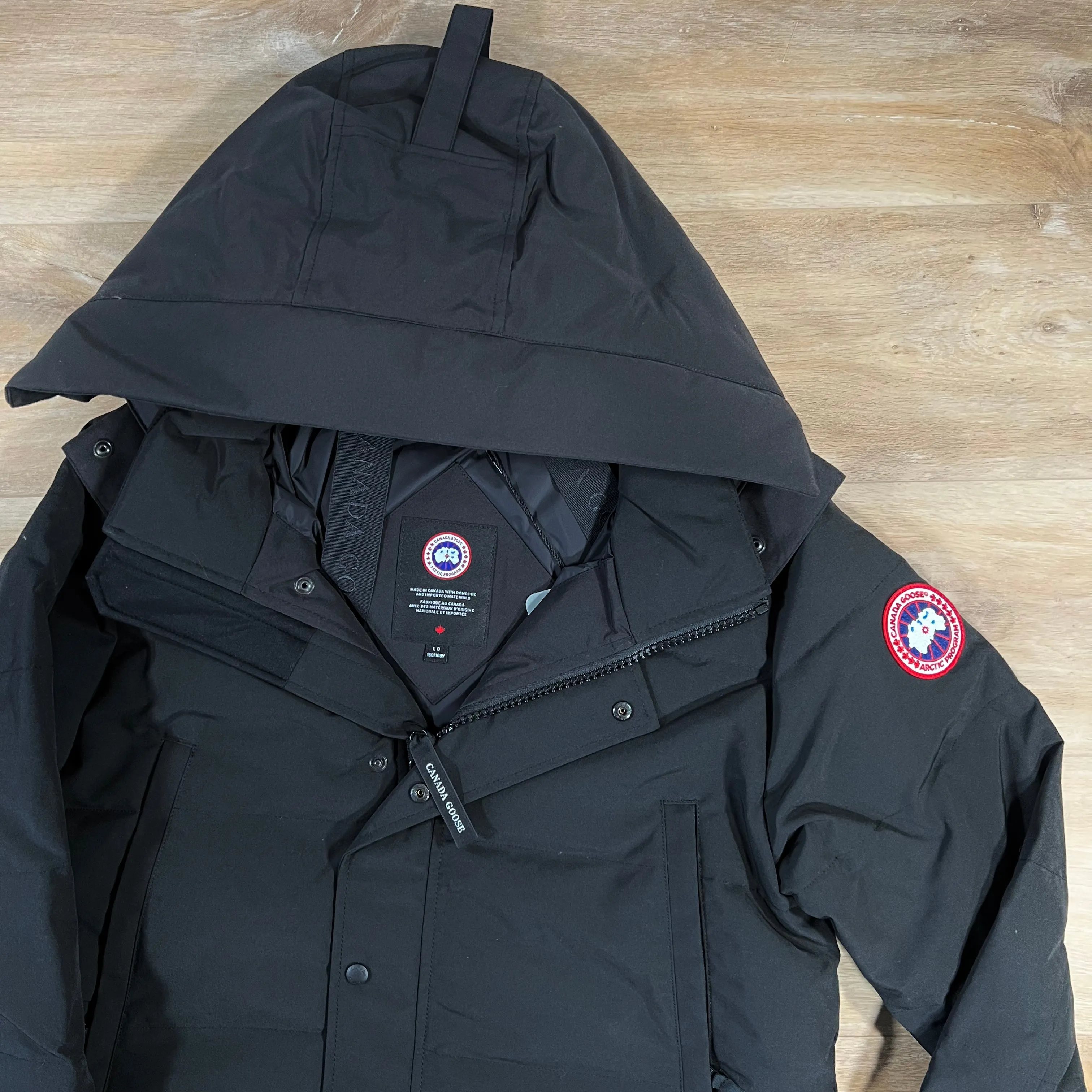 Canada Goose Wyndham Parka in Black