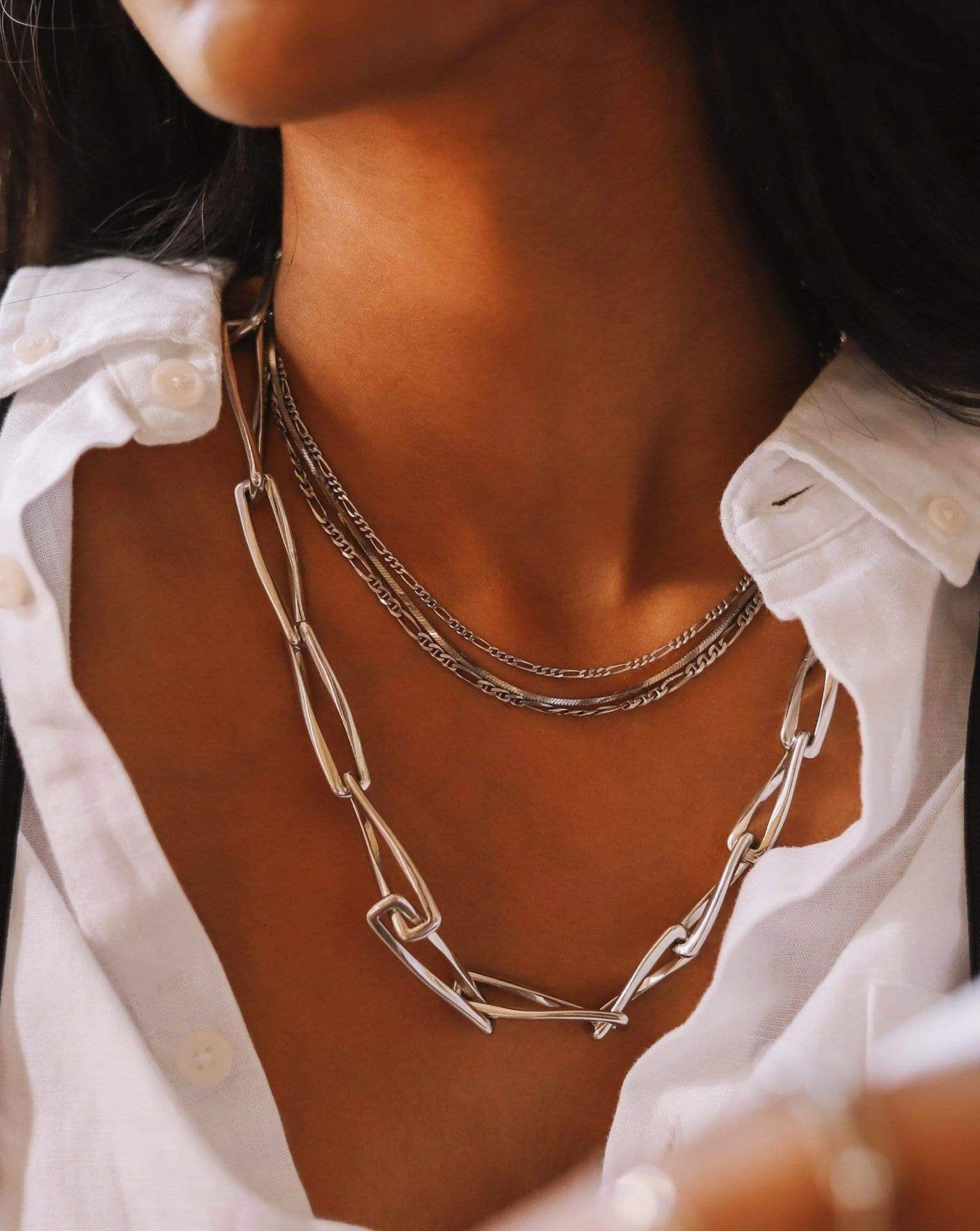 Graduated Chunky Twisted Link Necklace | Silver Plated