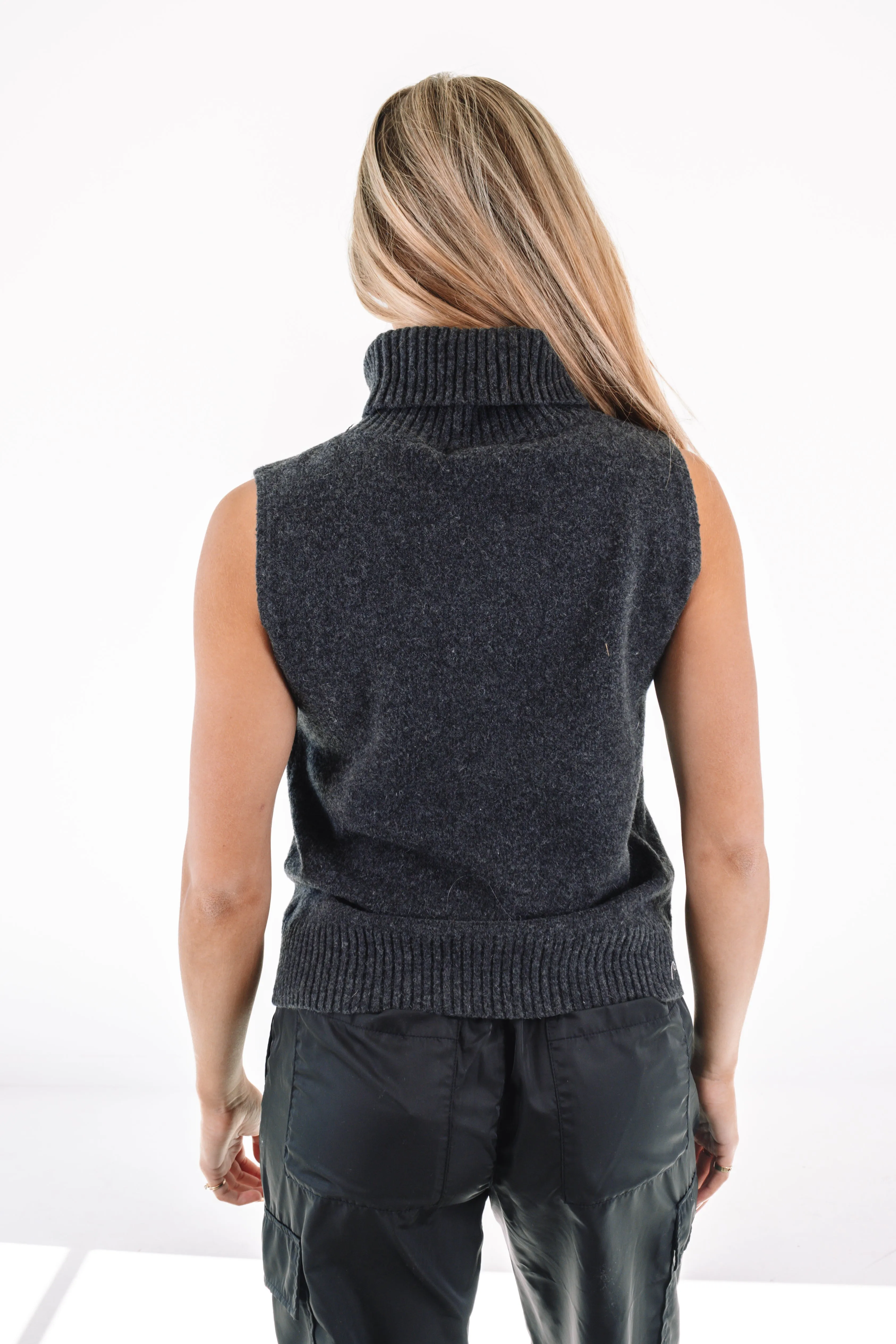 Off To Vermont Sweater Tank - Charcoal