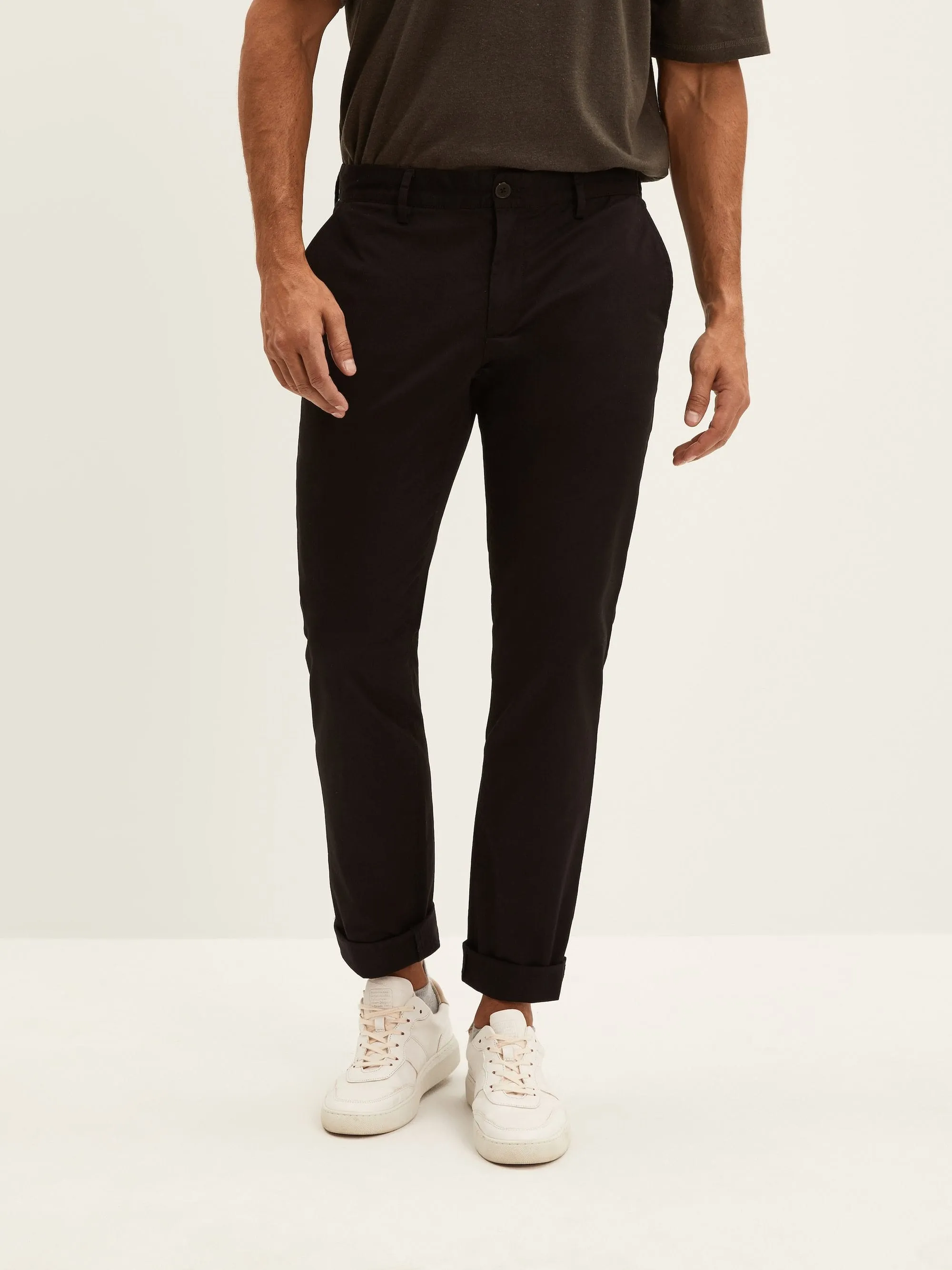 The Brunswick Slim Chino Pant in Black